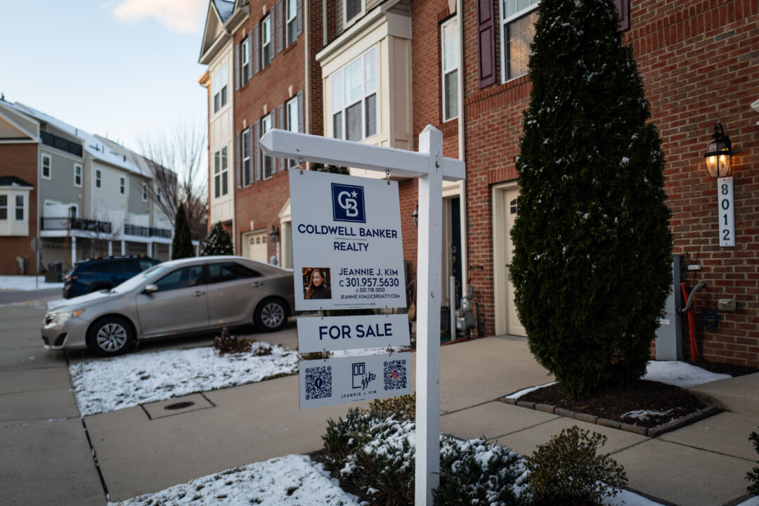 Mortgage Rates Dip to 6.18 Percent as Home Sellers Outnumber Buyers