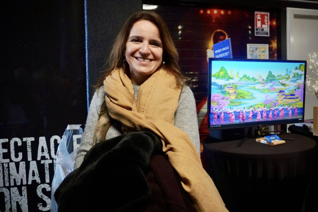 Lydia Alegria enjoyed Shen Yun Performing Arts' matinee at Galaxie Amnéville on Dec. 21, 2025. (Mary Man/The Epoch Times)