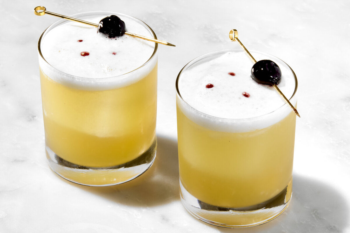 It’s such an easy cocktail to make at home and perfect for entertaining guests. (Alex Lepe /TCA)
