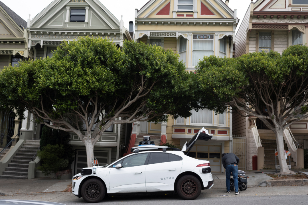 Waymo Self-Driving Cars Stopped, Blocked Roads During San Francisco Power Outage