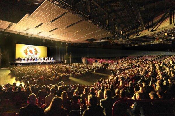 170 Cities Across 5 Continents: Shen Yun Kicks Off 2026 Tour to Audience Acclaim