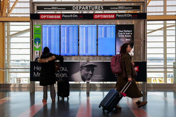 Airlines Cancel Over 1,500 Flights Across the US