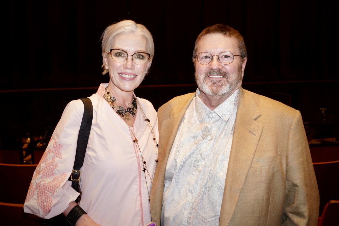 Susannah and Clay Griffin (R) attend Shen Yun at Jones Hall for the Performing Arts in Houston, Texas, on Dec. 26, 2025. (Sonia Wu/The Epoch Times)