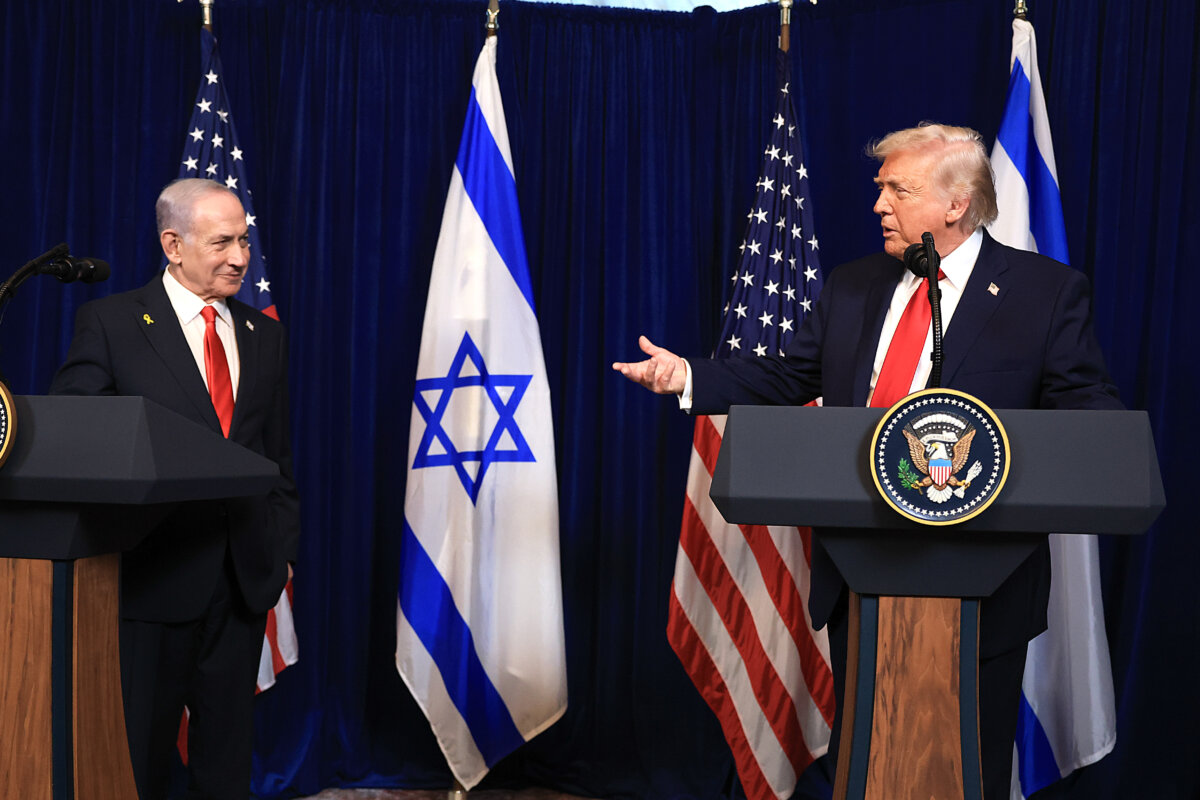 U.S. President Donald Trump (R) holds a press conference with Israeli Prime Minister Benjamin Netanyahu at his Mar-a-Lago club in Palm Beach, Fla., on Dec. 29, 2025. (Joe Raedle/Getty Images)