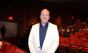 Shen Yun Is ‘Fantastic, Very Impressive,’ Says Retired Company President