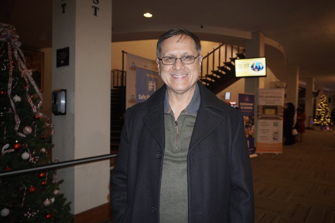 Ricardo Swenness at the Shen Yun Performing Arts performance at Johnny Mercer Theatre at Savannah Civic Center on Dec. 30, 2025. (Sally Sun/The Epoch Times)
