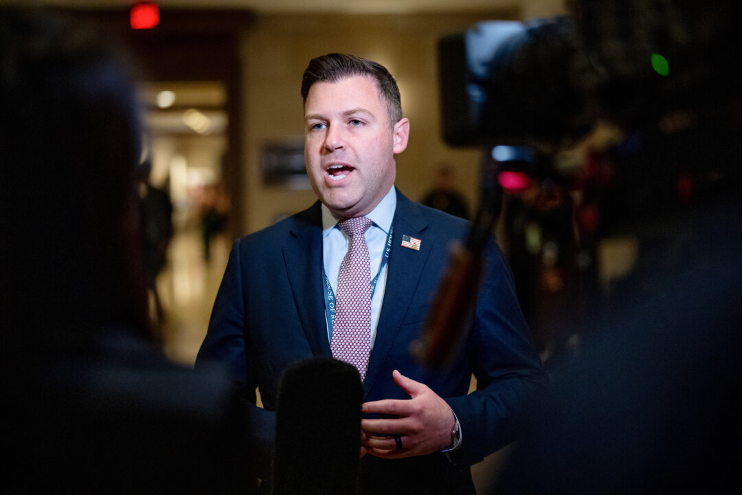 Pennsylvania Democrats Vie to Face 2 GOP Congressmen Who Barely Won in 2024