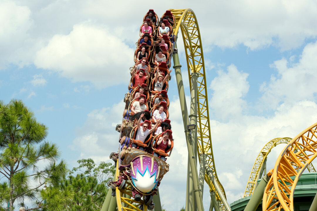 Tragic Accident at Universal Orlando Resort: Man Dies on Roller Coaster