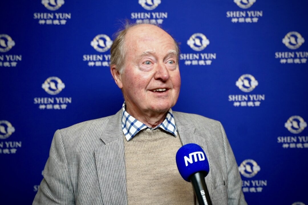 Retired military officer and OBE recipient Lawrence Burr enjoyed the second performance by the Shen Yun World Company at the Bournemouth Pavilion Theatre, UK, on Jan. 29, 2026.  (NTD)