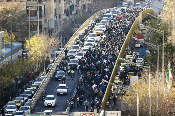 Trump Vows to Intervene if Iran Kills Protesters