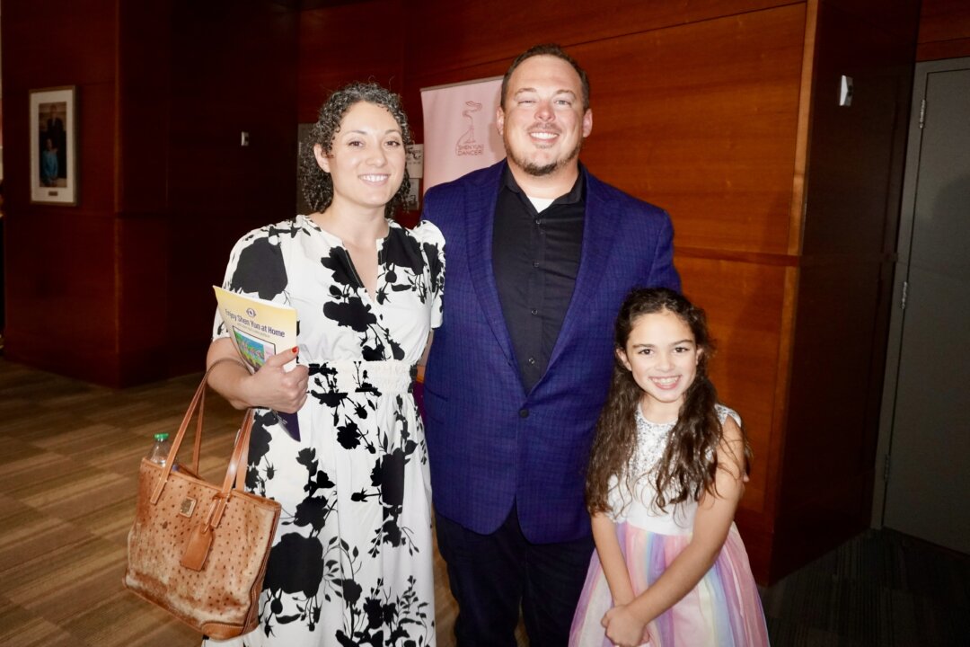 Ashley and Joshua Carter enjoyed Shen Yun's evening performance at the Long Center for the Performing Arts on Jan. 2, 2026. (Sonia Wu/The Epoch Times)