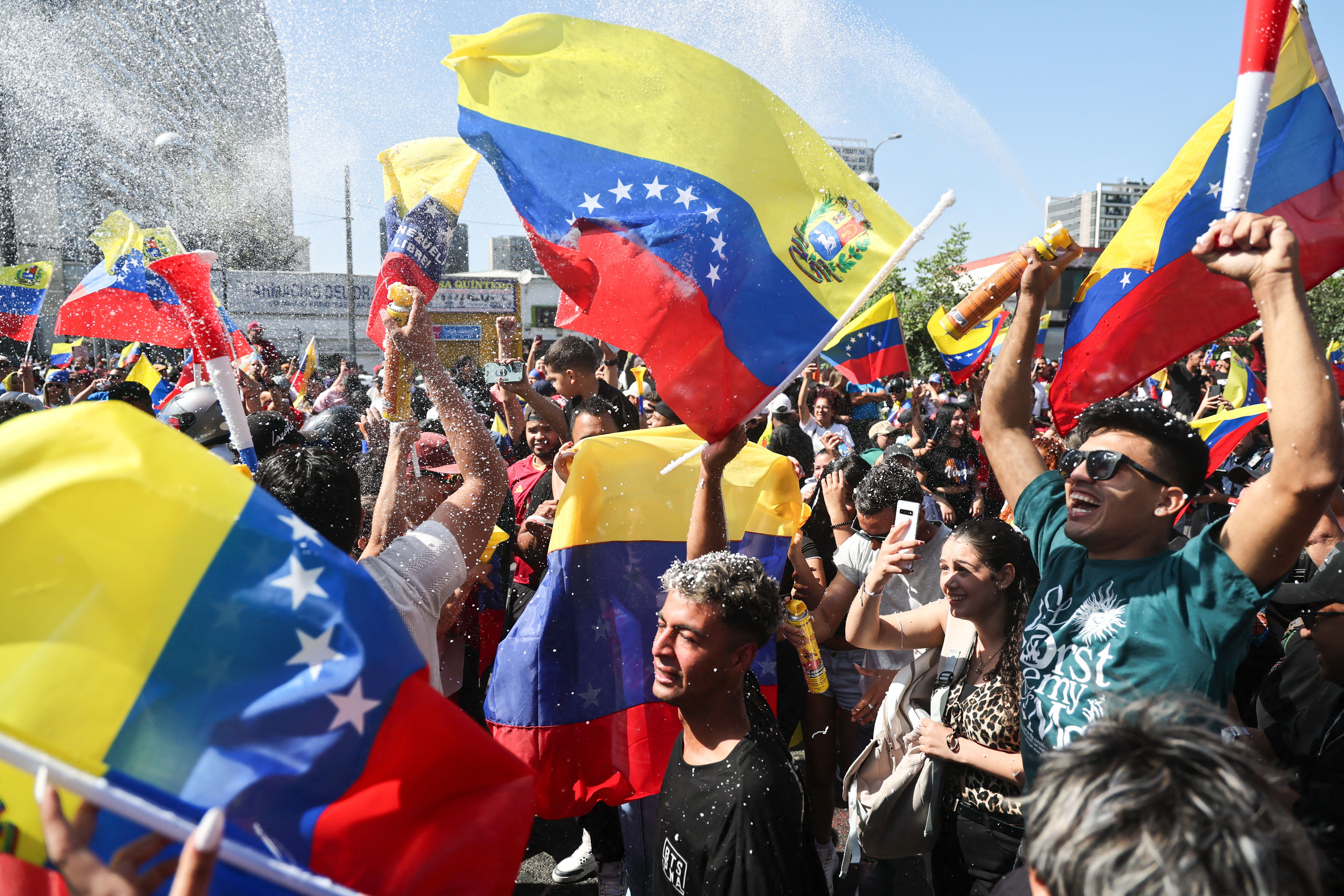 ایالات متحده مادورو و همسرش را به اتهام تروریسم مواد مخدر متهم کرد