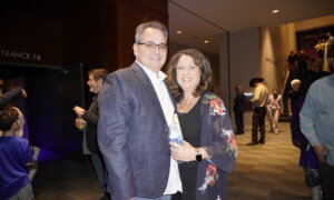 Austin Couple Awed by Shen Yun’s Grace and Incredible Production