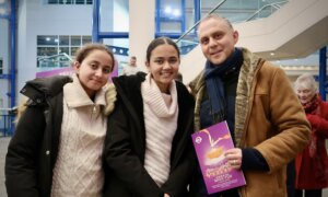 Doctor Enjoys China’s Old Historical Culture in Shen Yun