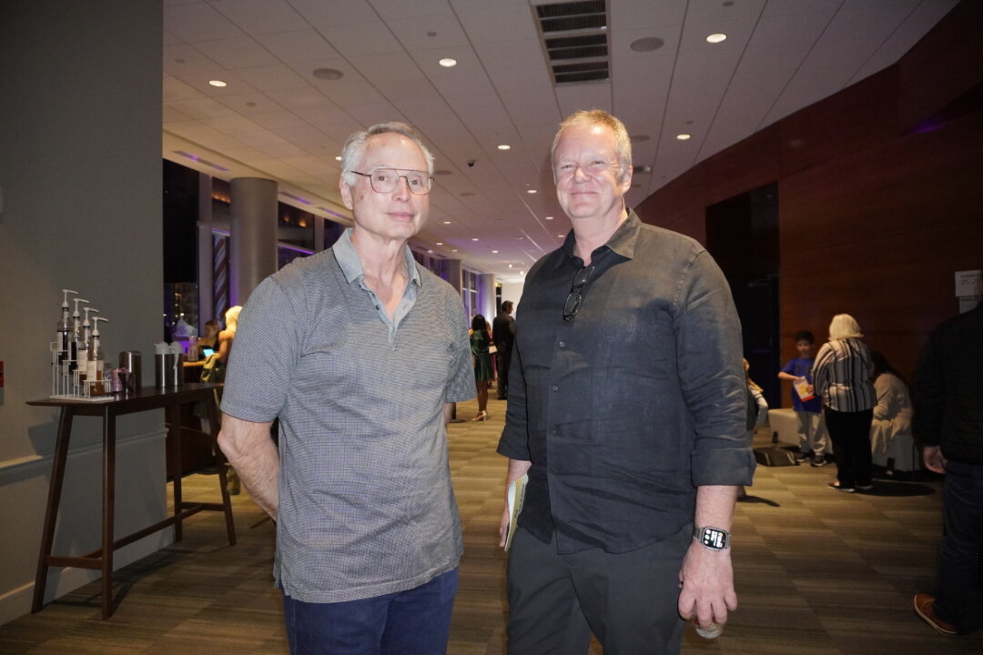 Business owner Gary Pettitt (L) and his friend Andy Ofson (R), a retired CFO, enjoyed Shen Yun Performing Arts at The Long Center for the Performing Arts in Austin, Texas, on Jan. 2, 2026. (Nancy Ma/The Epoch Times)