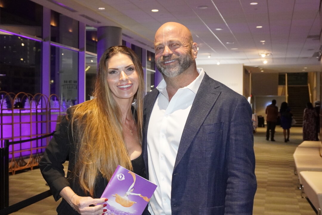 Trisha Caton and Ty Voigt enjoyed Shen Yun's evening performance at The Long Center for the Performing Arts on Jan. 3, 2026. (Nancy Ma/The Epoch Times)