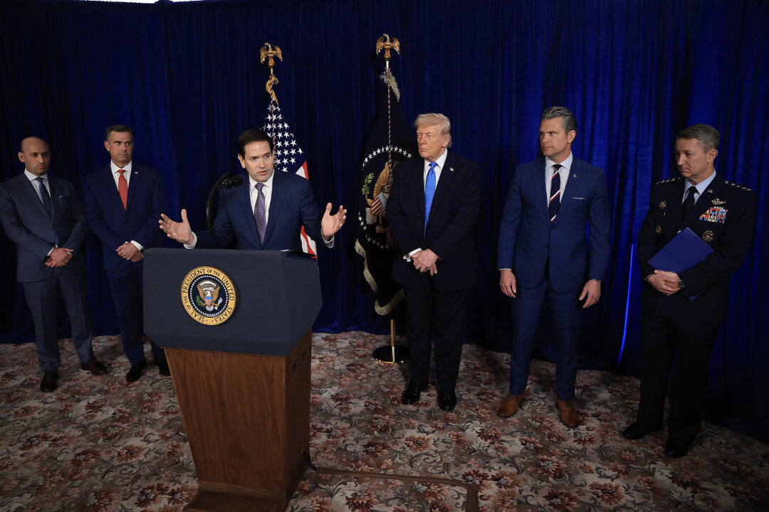 US Military Will Remain in Caribbean to Exert Leverage on Venezuela, Rubio Says