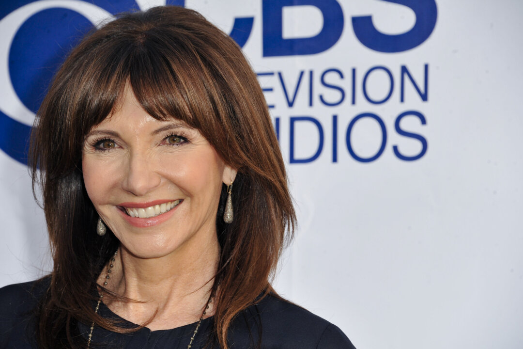 Mary Steenburgen on 30-Year Marriage With Ted Danson and Finding Love Again Onscreen