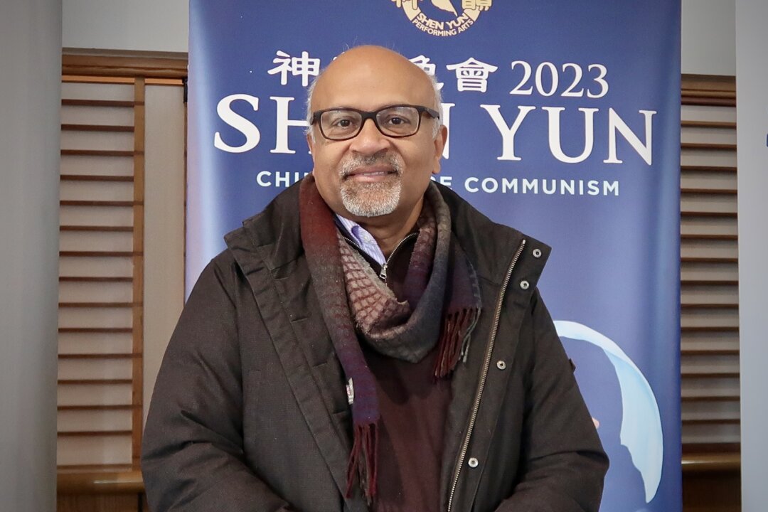 Dr. Mathew Nadakal and his wife attended Shen Yun Performing Arts at the International Convention Centre in Birmingham on Jan. 4, 2026. (Na Zhang/The Epoch Times)