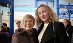 Daughter Gifts Her Mom Shen Yun for Christmas
