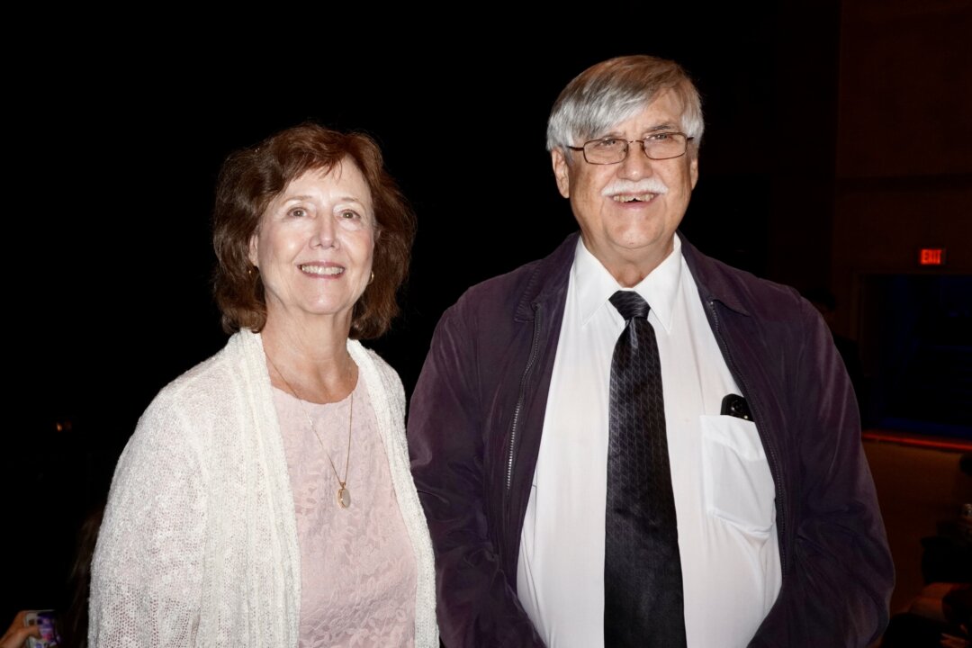 Trisha Brubaker and Ronald Johnson enjoyed Shen Yun at the Long Center for the Performing Arts in Austin, Texas, on Jan. 4, 2026. (Sonia Wu/The Epoch Times)