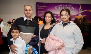 Business Owner Hopes Younger Generation Will Learn Cultural Values From Shen Yun