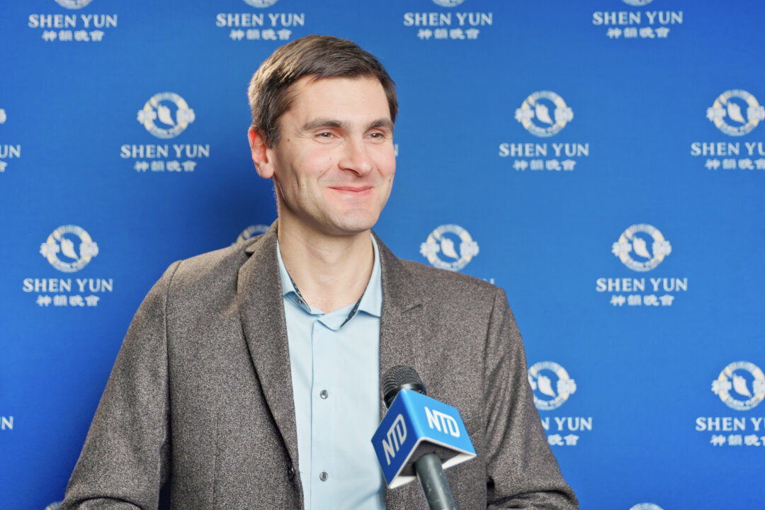 Vestards Šimkus at the Shen Yun Performing Arts performance at Dailes Theatre, Big hall on Jan. 3, 2026. (NTD)