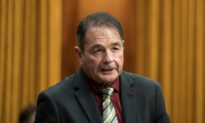 Tory MP Publicly Rejects Liberal Invitation to Cross Floor