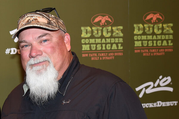 Duck Dynasty’s John Godwin Says Premature Twin Granddaughters Making Steady Progress in NICU