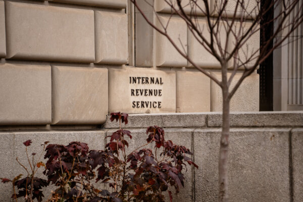 IRS Issues Final List of Occupations That Don’t Have to Pay Tax on Tips