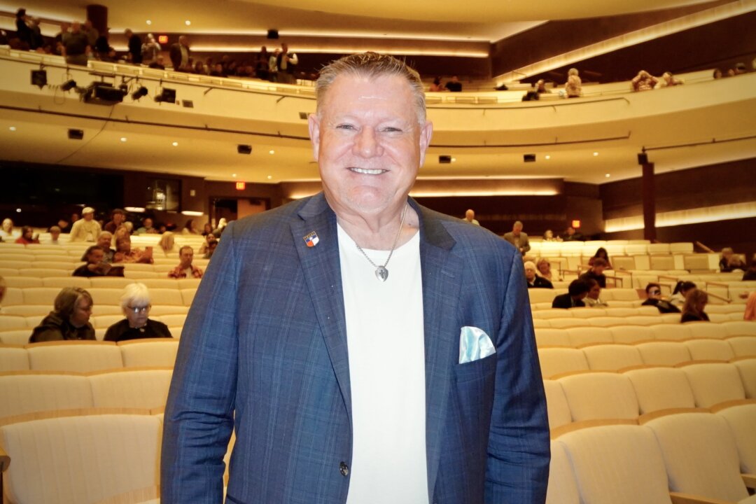 Terry Hucks attends Shen Yun Performing Arts at The Buddy Holly Hall on Jan. 6, 2026. (Nancy Ma/The Epoch Times)