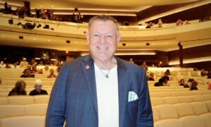 Shen Yun ‘Touches People’s Lives,’ Says Texas Theatergoer