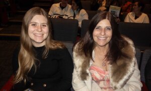 Folsom Audience Appreciates Beauty of Shen Yun
