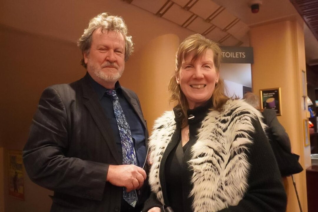 Prominent Oxford vineyard owners Bob and Carol Nielsen attend Shen Yun’s matinee on Jan. 7, 2026. (Mary Man/The Epoch Times)