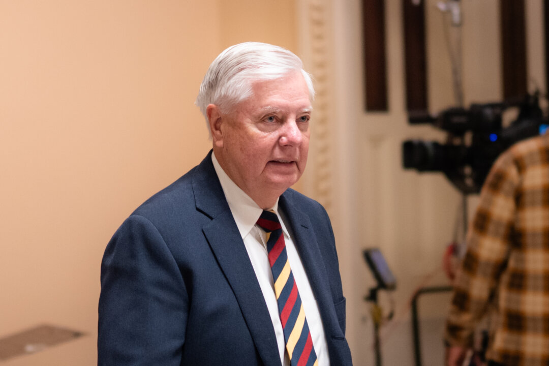 Trump Will Support Russia Sanctions Bill as It Advances in Congress: Sen. Graham