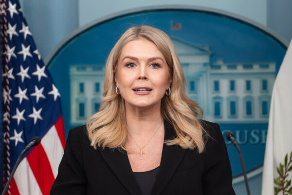 ▶ LIVE NOW: White House Press Secretary Holds Press Briefing (Jan. 20)