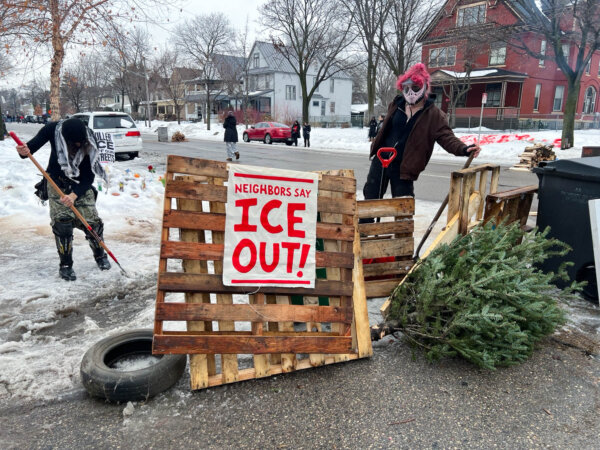 Minneapolis Neighbors Used Whistles, Car Horns to Warn of ICE Activity Weeks Before Shooting: Residents