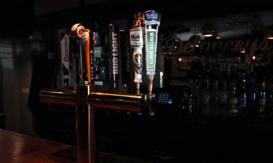 Sen. Skoufis’s Bill Relaxing Regulation on Alcohol Purchases by Restaurants and Bars Passed Into Law