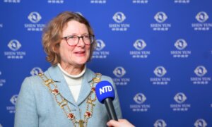 Lord Mayor of Oxford Amazed by Shen Yun’s Artistry
