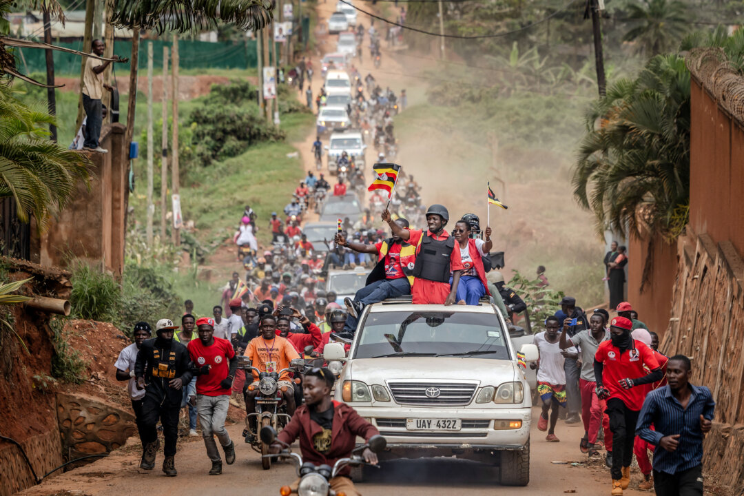 Day in Photos: Election Campaign in Uganda, Missile Attacks in Ukraine, and Political Prisoners Released in Venezuela