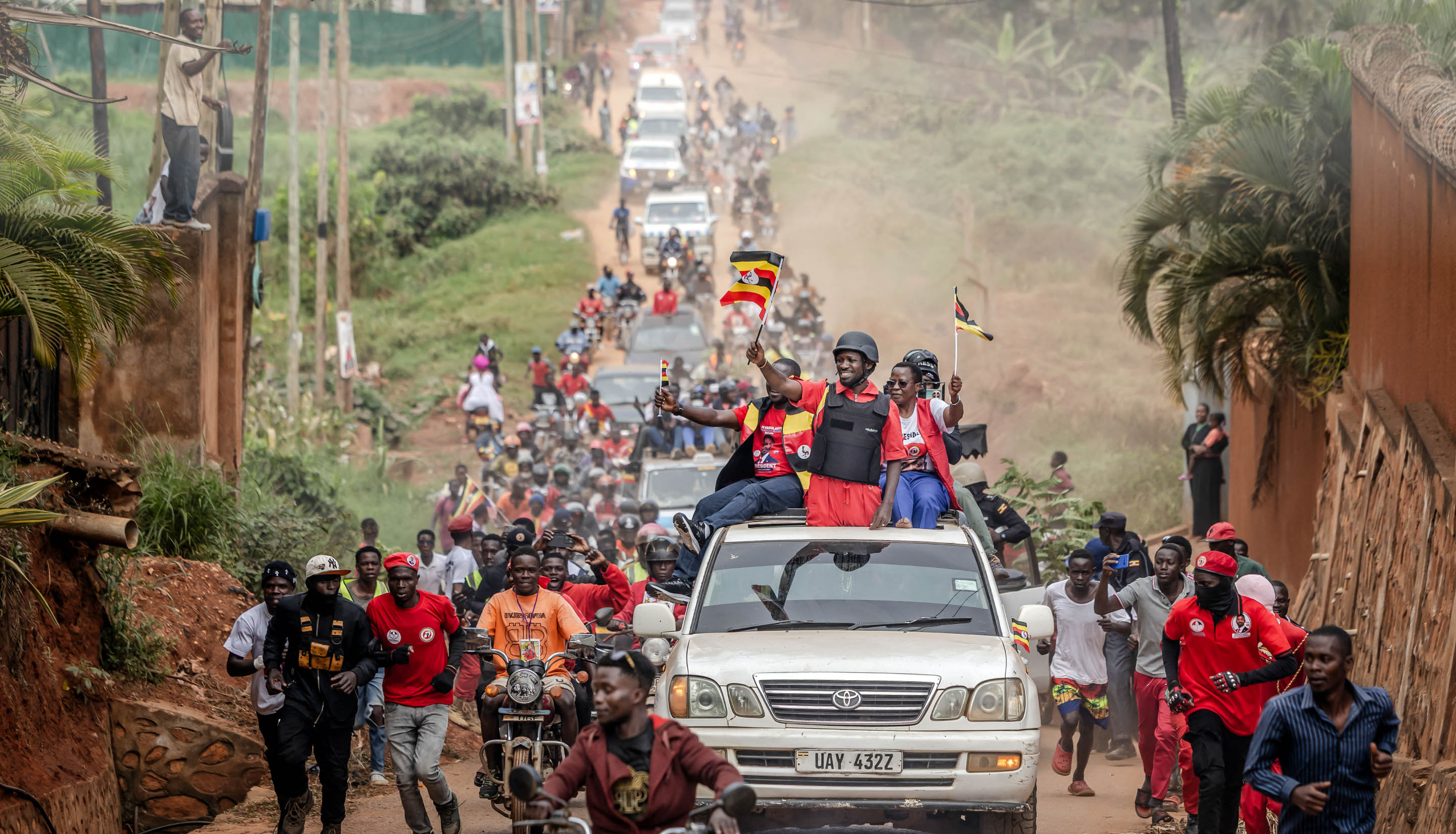 Day in Photos: Election Campaign in Uganda, Missile Attacks in Ukraine, and Political Prisoners Released in Venezuela