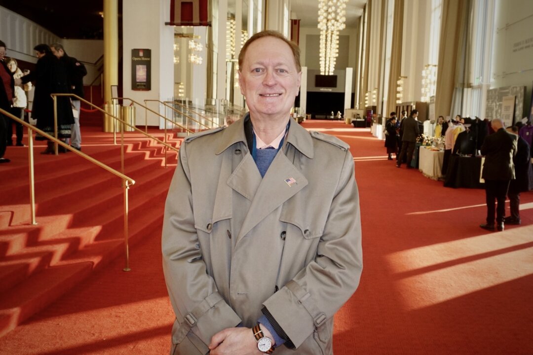 James Patterson attended Shen Yun Performing Arts at the Trump Kennedy Opera House on Jan. 11, 2026. (Weiyong Zhu/The Epoch Times)