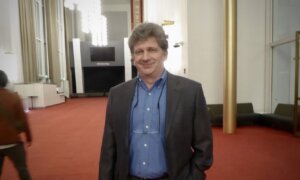 Company Executive: Shen Yun Offers Deeper Understanding of China