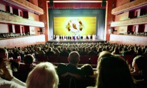 Texas Theatergoer Says Shen Yun Is ‘Spectacular’