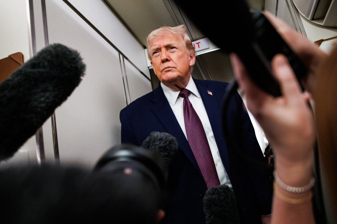 Trump Says He&rsquo;s Canceled Meetings With Iran, Tells Protesters That Help Is Coming