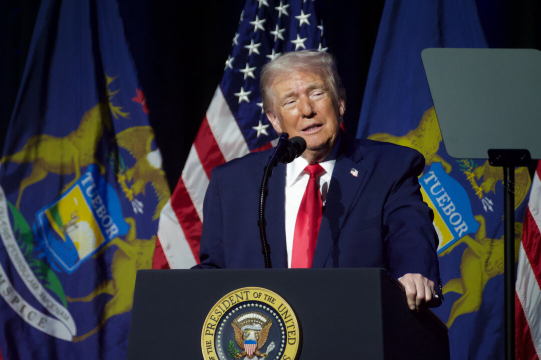 Trump: US to Revoke Citizenship of Naturalized Immigrants Convicted of Fraud