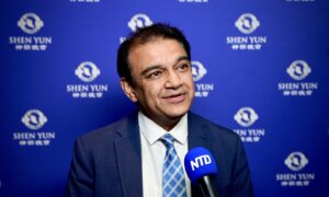 People Need to Come See Shen Yun, Says Former London Borough Mayor
