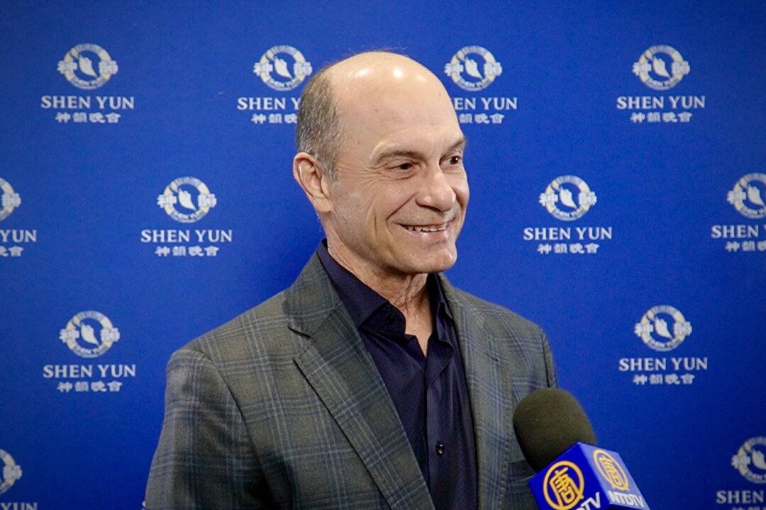 Wealth advisor Bill Hrapmann at Shen Yun Performing Arts at Jefferson Performing Arts Center in Metairie, La., on Jan. 13, 2026. (NTD)