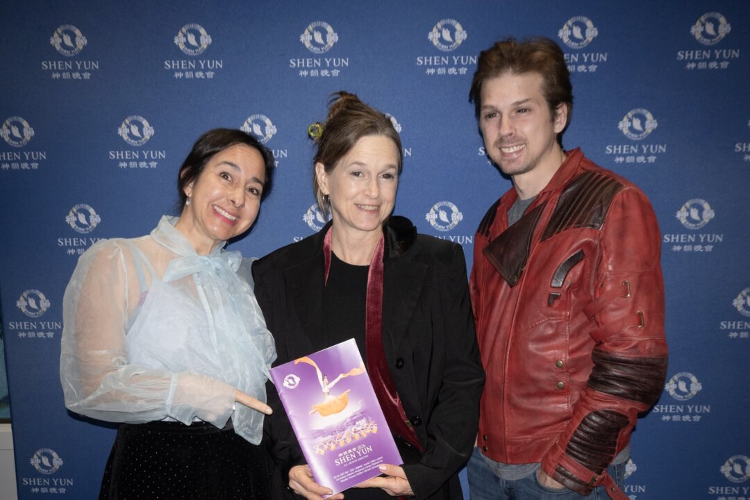 Ashley Landry, Jeanette Stout, and Mark Stout at the Shen Yun Performing Arts performance at Jefferson Performing Arts Center on Jan. 13, 2026. (Jane Yang/The Epoch Times)
