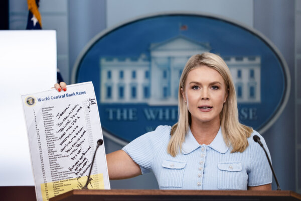 ▶ White House Press Briefing With Press Secretary (Jan. 15)